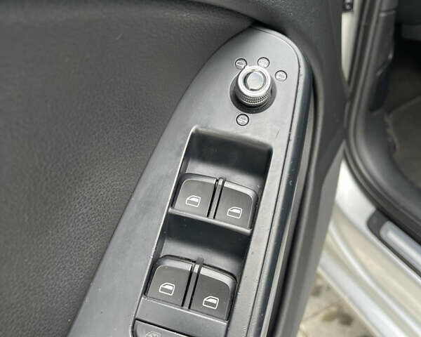 Сірий Ауді А4, об'ємом двигуна 2.7 л та пробігом 376 тис. км за 9300 $, фото 41 на Automoto.ua