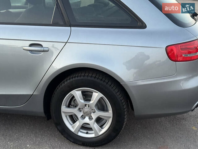 Серый Ауди А4, объемом двигателя 1.8 л и пробегом 238 тыс. км за 9400 $, фото 6 на Automoto.ua