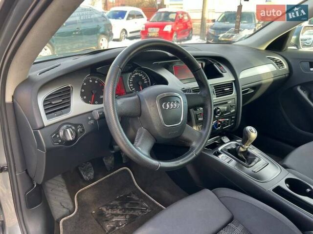 Серый Ауди А4, объемом двигателя 2 л и пробегом 230 тыс. км за 9999 $, фото 15 на Automoto.ua