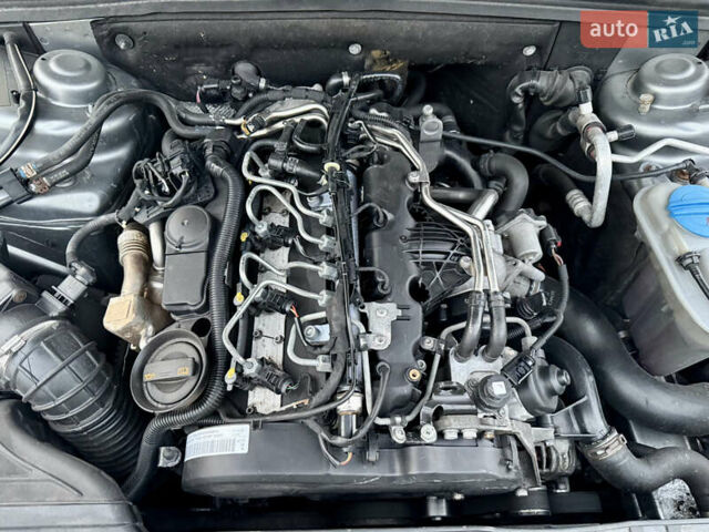 Сірий Ауді А4, об'ємом двигуна 2 л та пробігом 271 тис. км за 10400 $, фото 54 на Automoto.ua