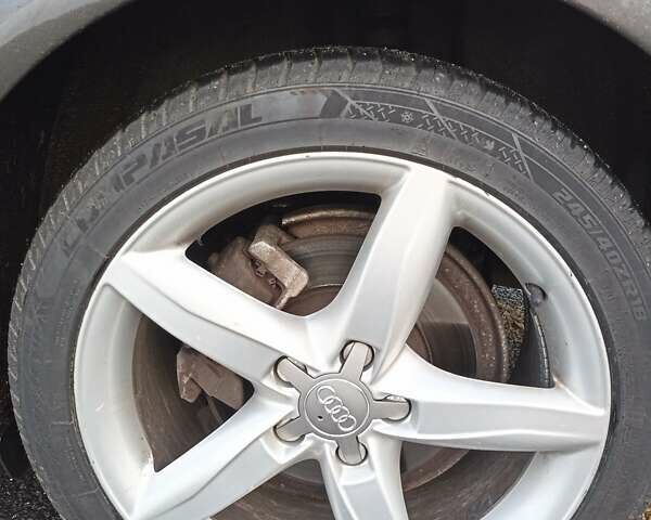 Сірий Ауді А4, об'ємом двигуна 1.97 л та пробігом 250 тис. км за 12500 $, фото 10 на Automoto.ua