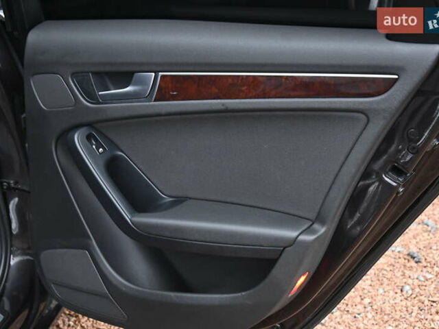 Сірий Ауді А4, об'ємом двигуна 2 л та пробігом 240 тис. км за 9350 $, фото 31 на Automoto.ua