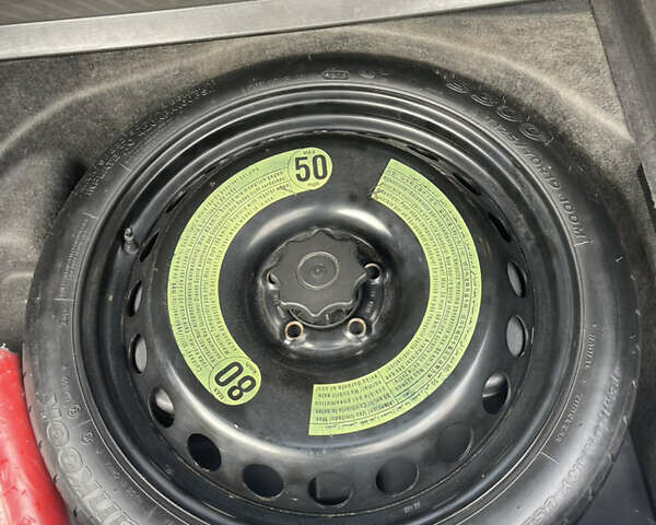 Сірий Ауді А4, об'ємом двигуна 2.7 л та пробігом 376 тис. км за 9300 $, фото 13 на Automoto.ua