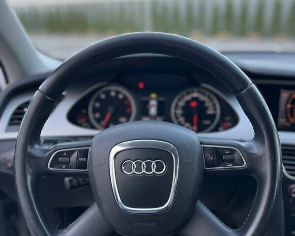 Сірий Ауді А4, об'ємом двигуна 1.8 л та пробігом 249 тис. км за 7900 $, фото 14 на Automoto.ua