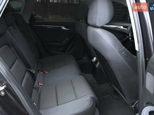 Сірий Ауді А4, об'ємом двигуна 2 л та пробігом 240 тис. км за 9350 $, фото 32 на Automoto.ua