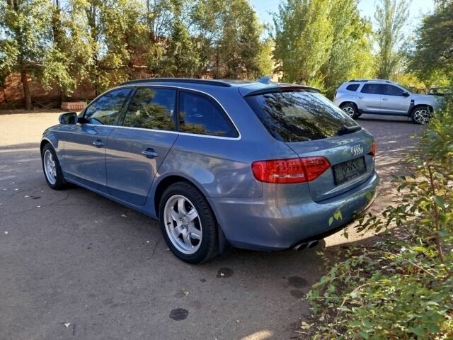Сірий Ауді А4, об'ємом двигуна 2 л та пробігом 248 тис. км за 8999 $, фото 4 на Automoto.ua
