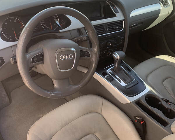 Серый Ауди А4, объемом двигателя 2 л и пробегом 237 тыс. км за 8700 $, фото 7 на Automoto.ua