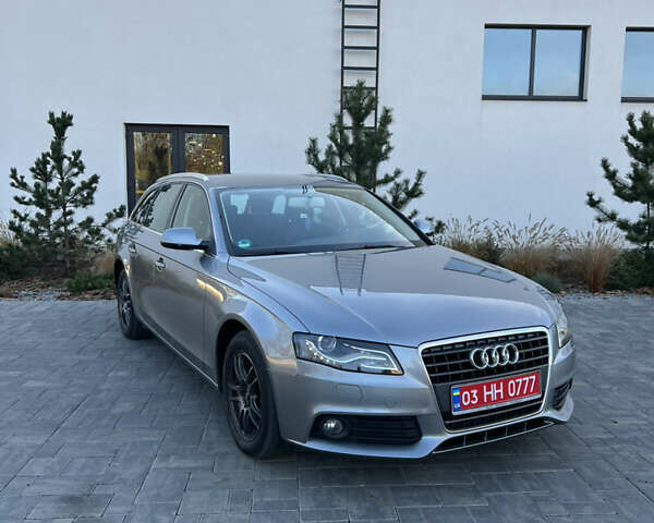 Сірий Ауді А4, об'ємом двигуна 1.8 л та пробігом 249 тис. км за 7900 $, фото 2 на Automoto.ua