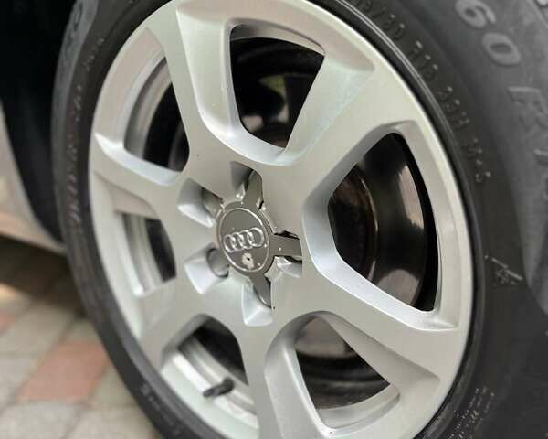 Ауді А4 2010 у Дрогобичі на Automoto.ua Сірий Ауді А4, об'ємом двигуна 2.01 л та пробігом 265 тис. км за 9550 $, фото 8 на Automoto.ua