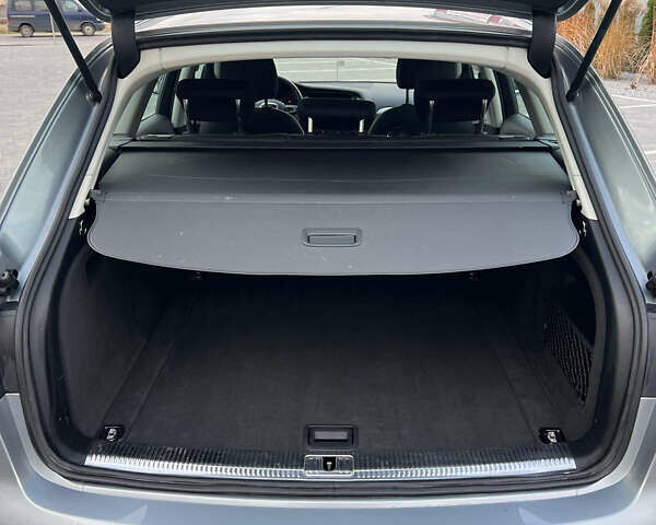 Сірий Ауді А4, об'ємом двигуна 1.8 л та пробігом 249 тис. км за 8399 $, фото 15 на Automoto.ua