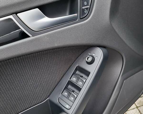 Серый Ауди А4, объемом двигателя 0 л и пробегом 241 тыс. км за 10600 $, фото 16 на Automoto.ua