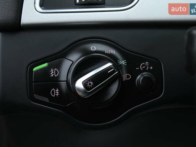 Сірий Ауді А4, об'ємом двигуна 2 л та пробігом 240 тис. км за 9350 $, фото 23 на Automoto.ua