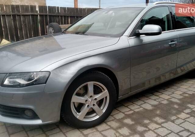 Серый Ауди А4, объемом двигателя 1.8 л и пробегом 157 тыс. км за 12300 $, фото 1 на Automoto.ua