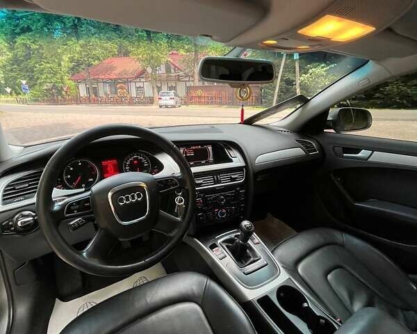 Ауді А4 2010 у Дрогобичі на Automoto.ua Сірий Ауді А4, об'ємом двигуна 2.01 л та пробігом 265 тис. км за 9550 $, фото 12 на Automoto.ua