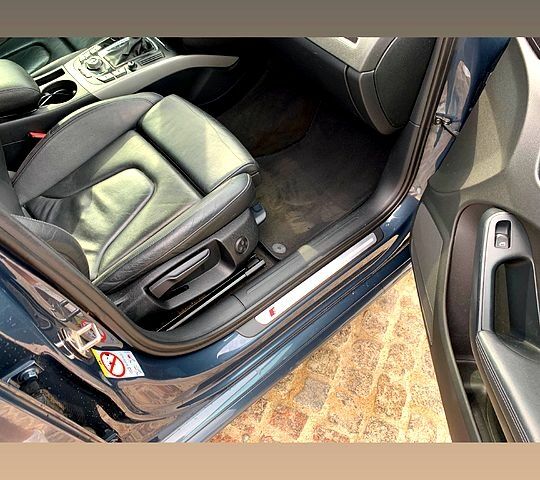 Сірий Ауді А4, об'ємом двигуна 2 л та пробігом 375 тис. км за 10500 $, фото 4 на Automoto.ua