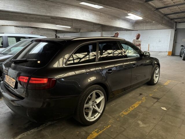 Сірий Ауді А4, об'ємом двигуна 2 л та пробігом 232 тис. км за 9700 $, фото 4 на Automoto.ua