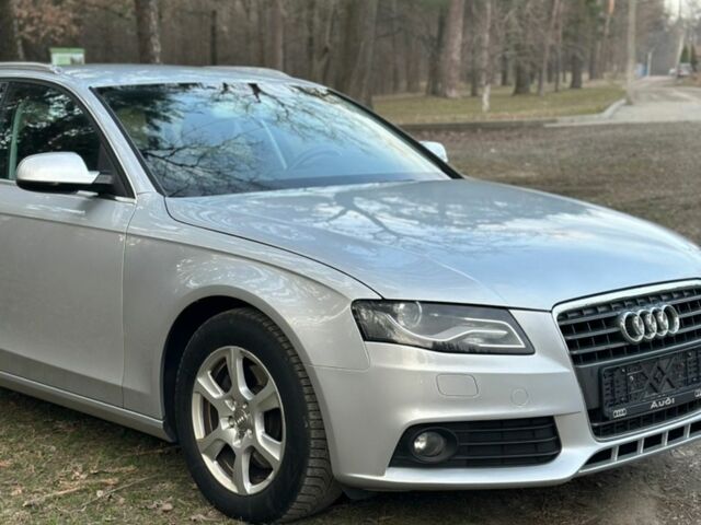 Сірий Ауді А4, об'ємом двигуна 1.8 л та пробігом 215 тис. км за 7900 $, фото 3 на Automoto.ua