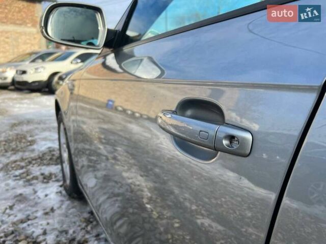 Серый Ауди А4, объемом двигателя 2 л и пробегом 230 тыс. км за 9999 $, фото 9 на Automoto.ua