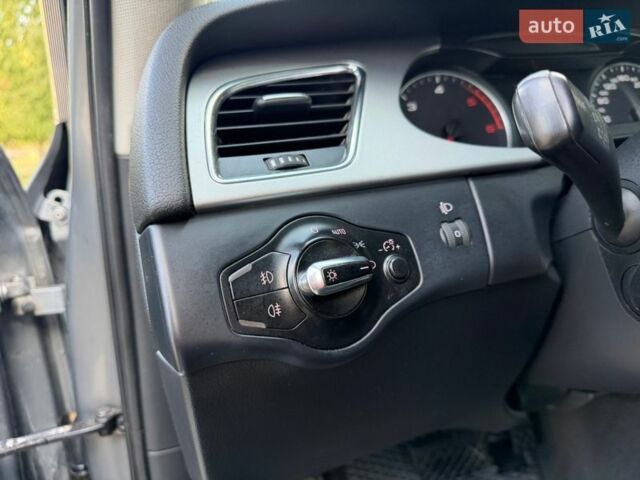 Сірий Ауді А4, об'ємом двигуна 2 л та пробігом 250 тис. км за 7500 $, фото 33 на Automoto.ua