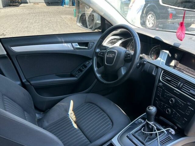 Сірий Ауді А4, об'ємом двигуна 1.8 л та пробігом 190 тис. км за 7676 $, фото 5 на Automoto.ua