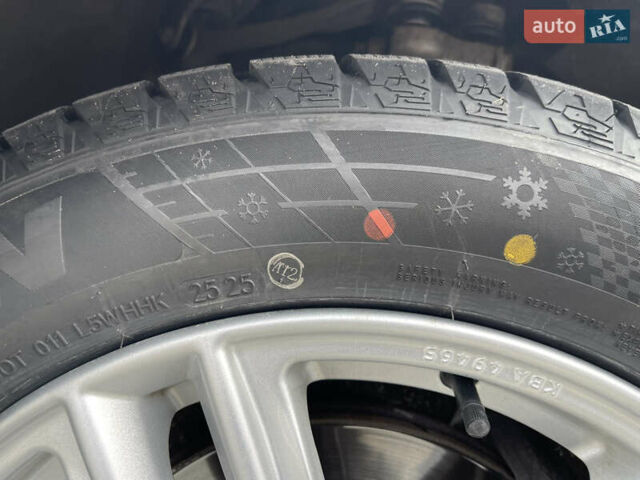 Сірий Ауді А4, об'ємом двигуна 2.7 л та пробігом 376 тис. км за 9300 $, фото 14 на Automoto.ua