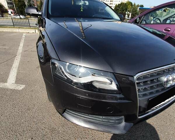 Серый Ауди А4, объемом двигателя 1.8 л и пробегом 200 тыс. км за 8200 $, фото 2 на Automoto.ua