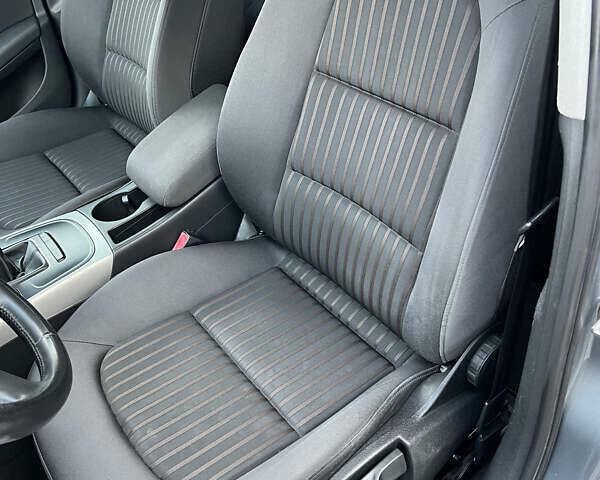 Сірий Ауді А4, об'ємом двигуна 1.8 л та пробігом 249 тис. км за 8399 $, фото 8 на Automoto.ua