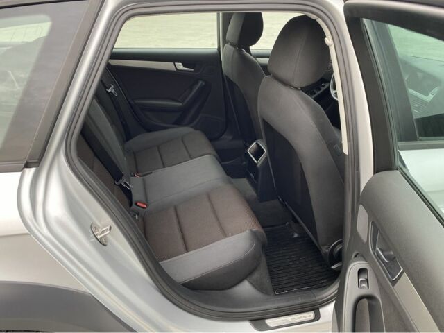 Серый Ауди А4, объемом двигателя 2 л и пробегом 220 тыс. км за 10000 $, фото 9 на Automoto.ua