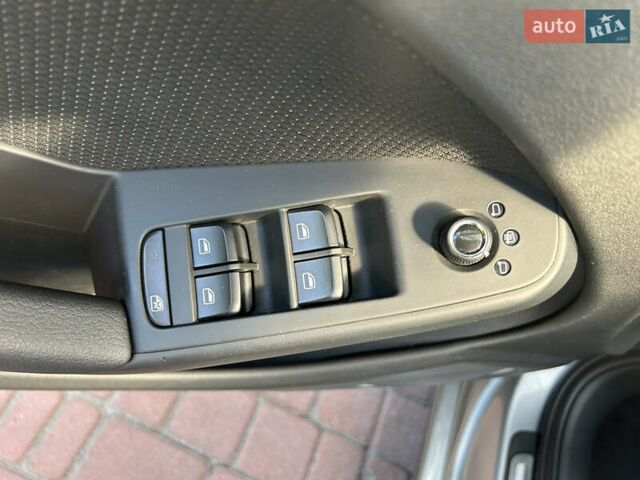 Сірий Ауді А4, об'ємом двигуна 2 л та пробігом 195 тис. км за 10800 $, фото 31 на Automoto.ua