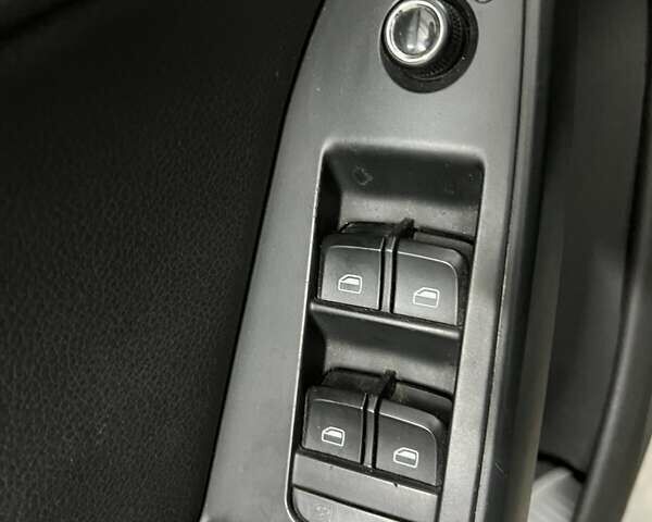 Серый Ауди А4, объемом двигателя 2 л и пробегом 251 тыс. км за 11500 $, фото 14 на Automoto.ua