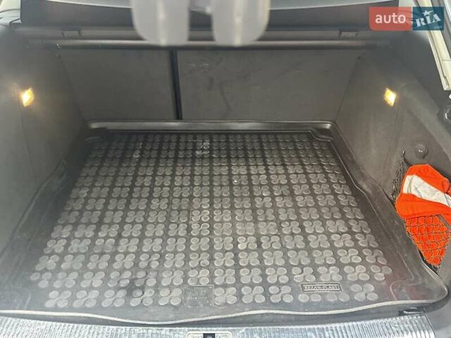 Серый Ауди А4, объемом двигателя 2 л и пробегом 350 тыс. км за 9900 $, фото 15 на Automoto.ua