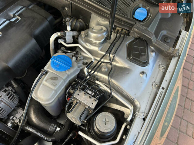 Сірий Ауді А4, об'ємом двигуна 2 л та пробігом 195 тис. км за 10800 $, фото 64 на Automoto.ua