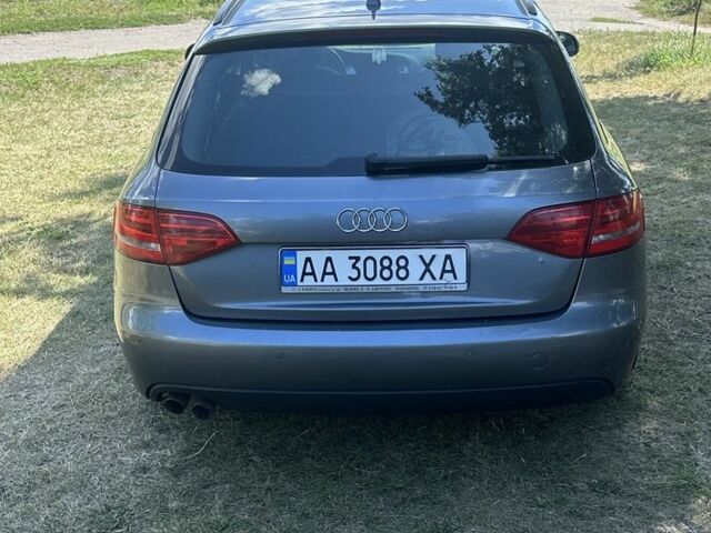Серый Ауди А4, объемом двигателя 2 л и пробегом 290 тыс. км за 11000 $, фото 1 на Automoto.ua
