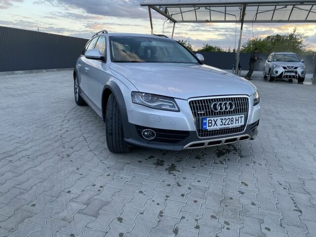 Серый Ауди А4, объемом двигателя 2 л и пробегом 220 тыс. км за 10000 $, фото 1 на Automoto.ua