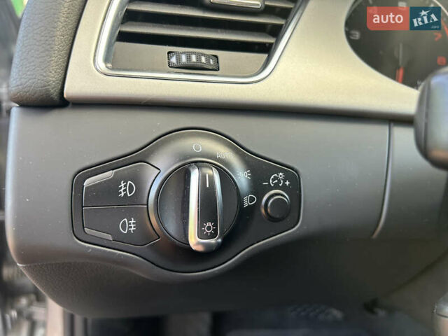 Сірий Ауді А4, об'ємом двигуна 2 л та пробігом 195 тис. км за 10800 $, фото 28 на Automoto.ua