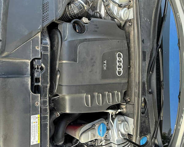 Сірий Ауді А4, об'ємом двигуна 2 л та пробігом 310 тис. км за 9999 $, фото 19 на Automoto.ua