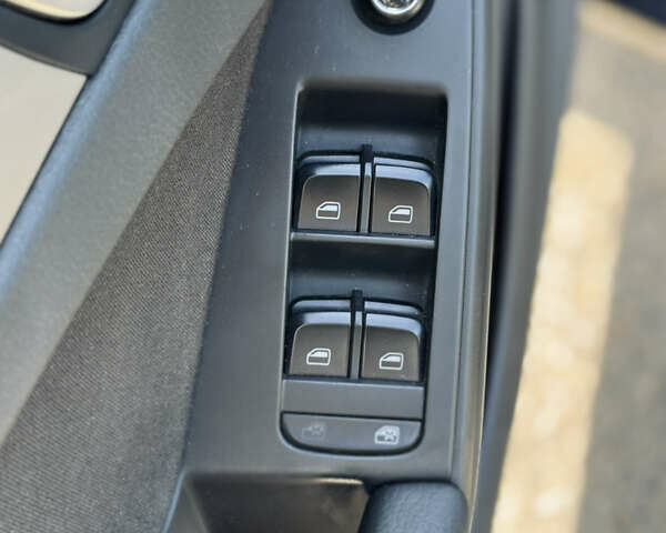 Серый Ауди А4, объемом двигателя 2 л и пробегом 354 тыс. км за 11800 $, фото 15 на Automoto.ua