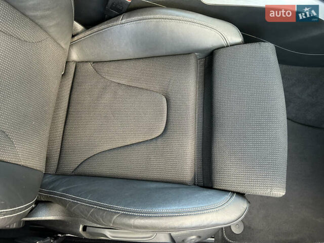 Сірий Ауді А4, об'ємом двигуна 2 л та пробігом 195 тис. км за 10800 $, фото 54 на Automoto.ua