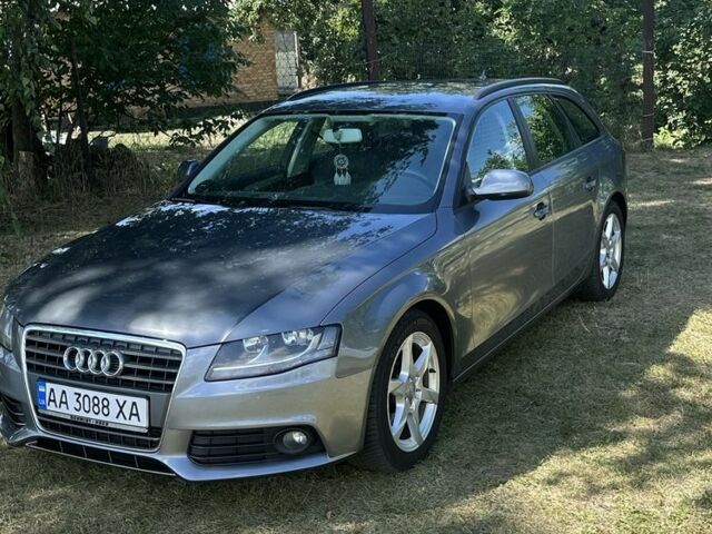 Серый Ауди А4, объемом двигателя 2 л и пробегом 290 тыс. км за 11000 $, фото 2 на Automoto.ua