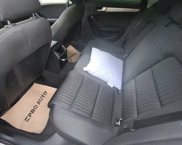 Серый Ауди А4, объемом двигателя 2 л и пробегом 341 тыс. км за 10500 $, фото 6 на Automoto.ua