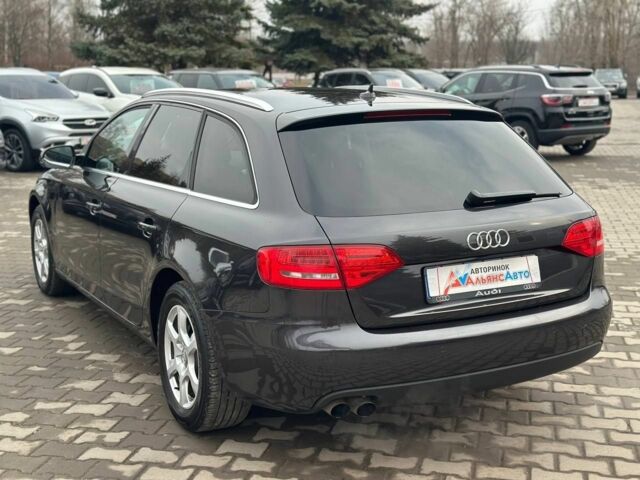 Сірий Ауді А4, об'ємом двигуна 1.8 л та пробігом 246 тис. км за 8900 $, фото 4 на Automoto.ua