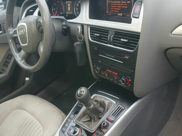 Серый Ауди А4, объемом двигателя 2 л и пробегом 285 тыс. км за 9300 $, фото 6 на Automoto.ua