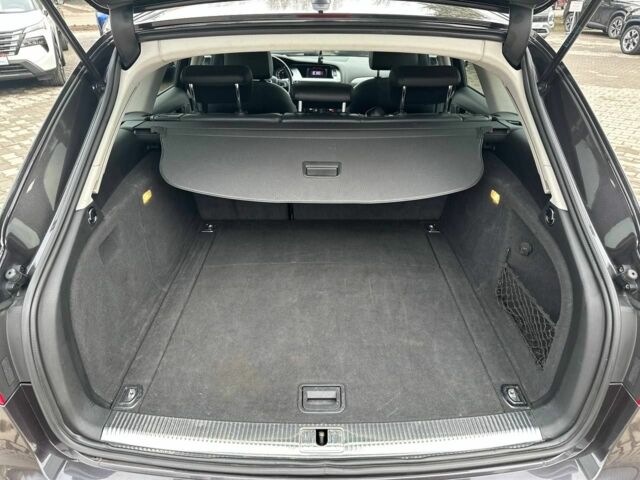 Сірий Ауді А4, об'ємом двигуна 1.8 л та пробігом 246 тис. км за 8900 $, фото 21 на Automoto.ua