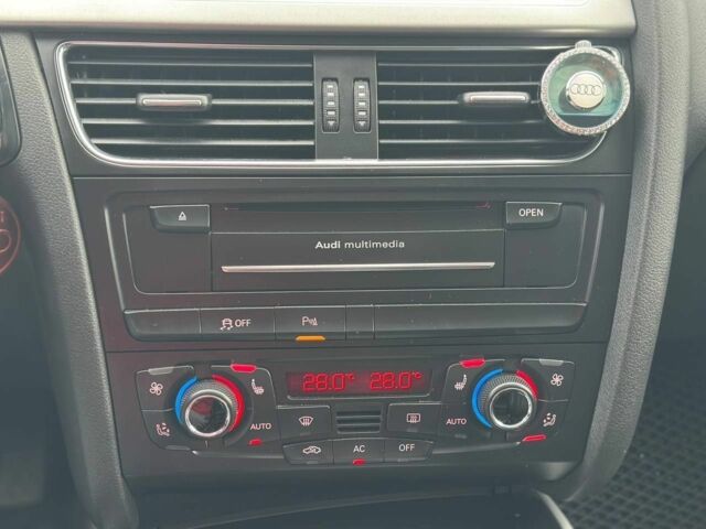 Сірий Ауді А4, об'ємом двигуна 1.8 л та пробігом 246 тис. км за 8900 $, фото 11 на Automoto.ua