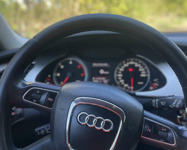 Сірий Ауді А4, об'ємом двигуна 2 л та пробігом 310 тис. км за 9999 $, фото 15 на Automoto.ua