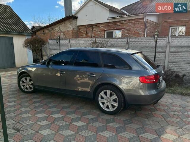 Ауді А4 2012 у Лебедине на Automoto.ua Сірий Ауді А4, об'ємом двигуна 1.97 л та пробігом 154 тис. км за 13500 $, фото 7 на Automoto.ua