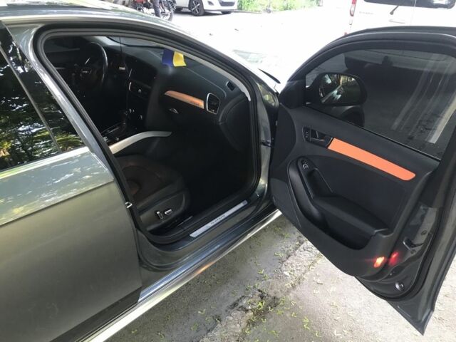 Сірий Ауді А4, об'ємом двигуна 2 л та пробігом 288 тис. км за 12300 $, фото 4 на Automoto.ua