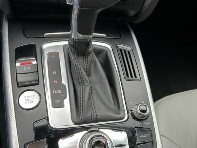 Сірий Ауді А4, об'ємом двигуна 2 л та пробігом 126 тис. км за 14000 $, фото 12 на Automoto.ua