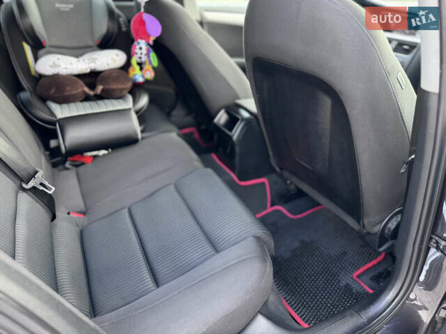 Сірий Ауді А4, об'ємом двигуна 1.8 л та пробігом 259 тис. км за 11300 $, фото 20 на Automoto.ua