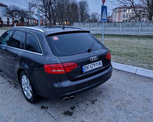 Серый Ауди А4, объемом двигателя 2 л и пробегом 300 тыс. км за 12300 $, фото 5 на Automoto.ua